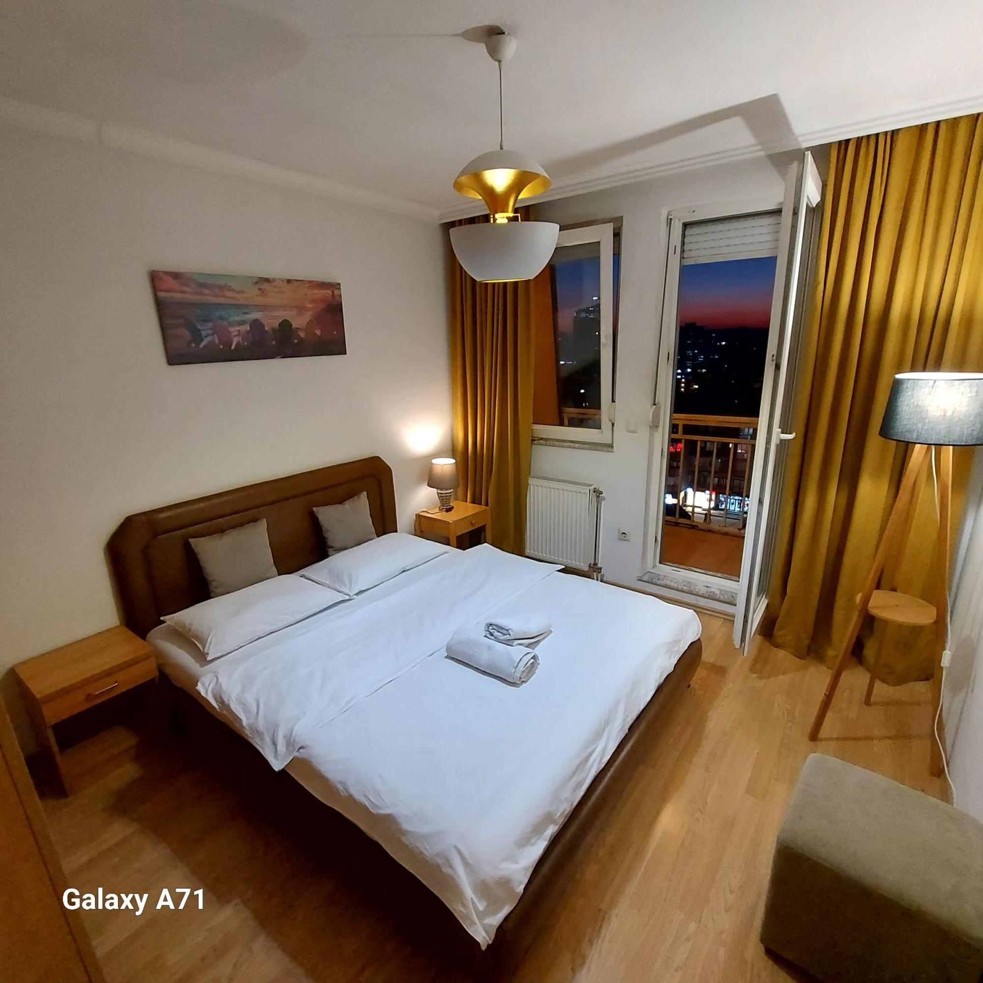 Gorgeous Apartment With City View In The City Center Приштина Экстерьер фото