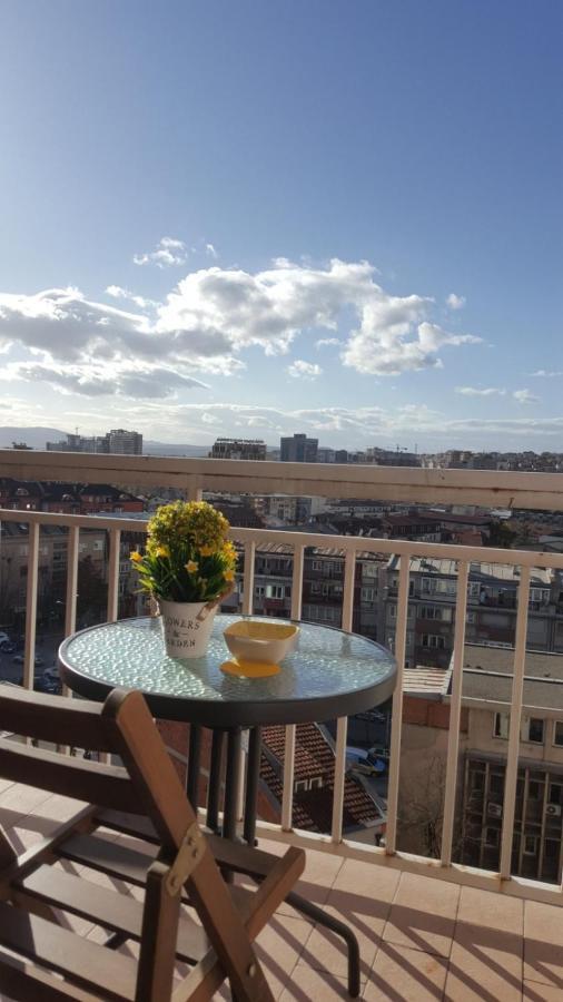 Gorgeous Apartment With City View In The City Center Приштина Экстерьер фото